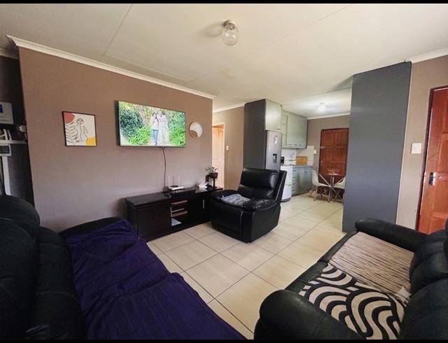3 BEDROOM HOUSE FOR SALE IN VANDERBIJLPARK CE 4